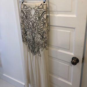 Alice + Olivia NWT beaded skirt - size 2